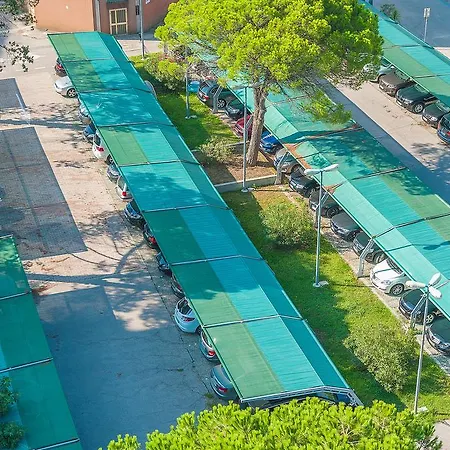 Serenissima 4* ביביונה