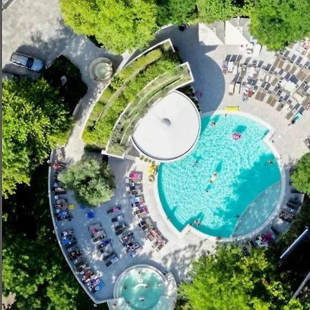 Aparthotel Serenissima 3*