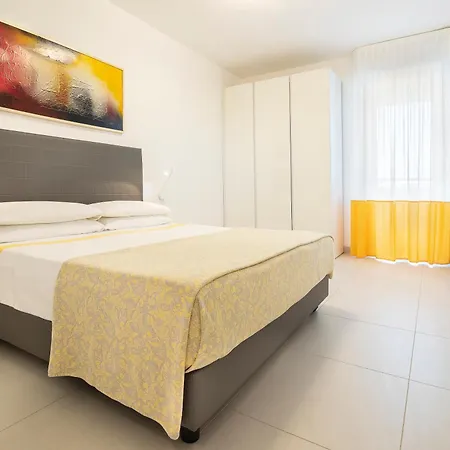 Serenissima Aparthotel 3*