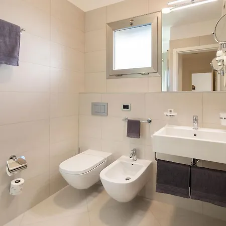 Serenissima Aparthotel 3*