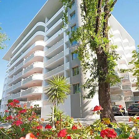 Serenissima Apartmanhotel 4*