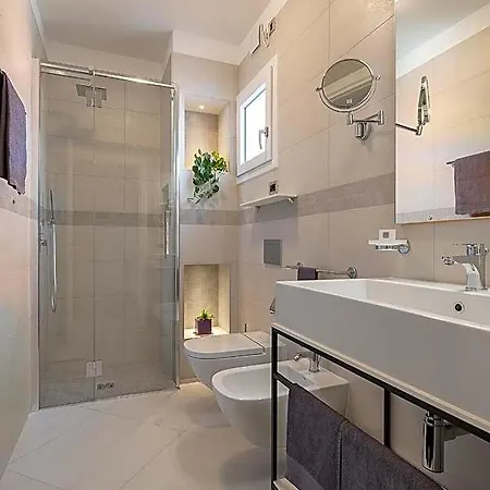 Serenissima Apartmanhotel 4*